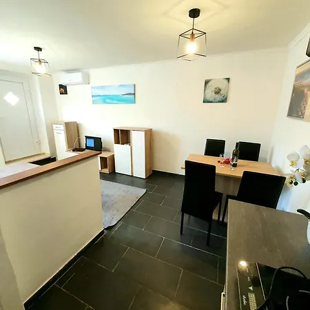 Lägenhet & Primavera Pula