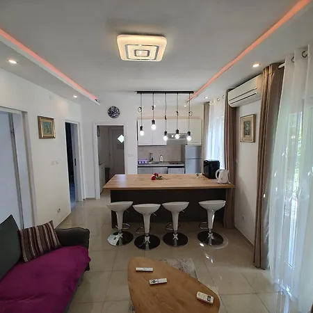 & Primavera Lägenhet